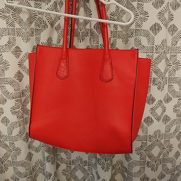 Handbag - Picture 4 of 5